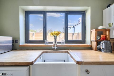 4 bedroom cottage for sale, Weyhill Road, Weyhill, SP11 0PP