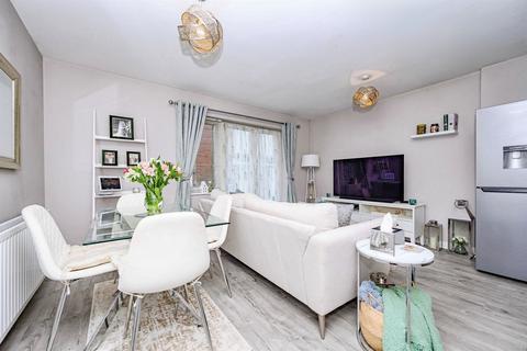 2 bedroom ground floor flat for sale, Oatridge Gardens, Hemel Hempstead
