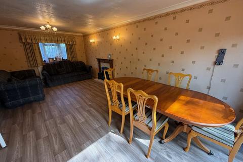 3 bedroom house to rent, Saruman Lane, Northampton, NN3