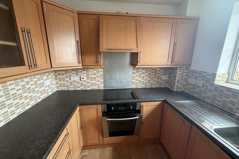 2 bedroom flat to rent, Manning Road, NORTHAMPTON, NN3