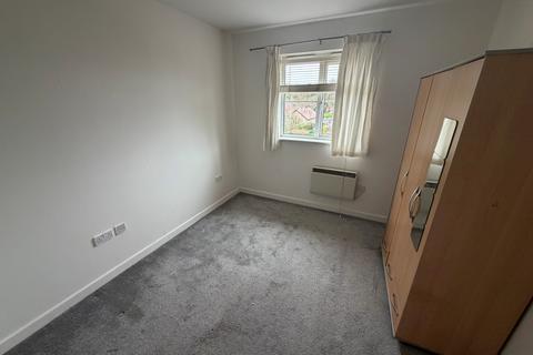 2 bedroom flat to rent, Manning Road, NORTHAMPTON, NN3