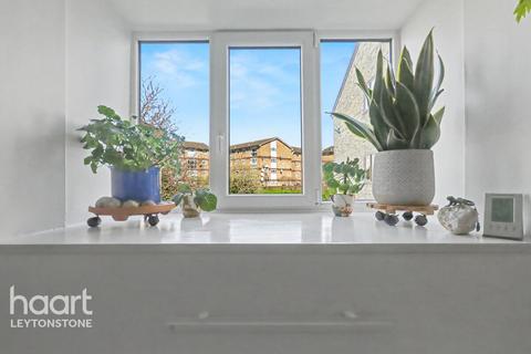 1 bedroom flat for sale, South Birkbeck Road, LONDON