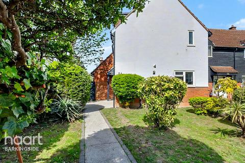 4 bedroom end of terrace house for sale, St Marys Way, Chigwell