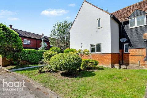 4 bedroom end of terrace house for sale, St Marys Way, Chigwell