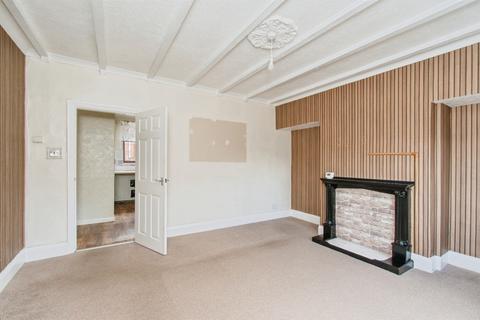 3 bedroom semi-detached house for sale, Whincop Avenue, Castleford