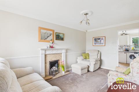 2 bedroom semi-detached house to rent, Charlstown Way, Hull HU9