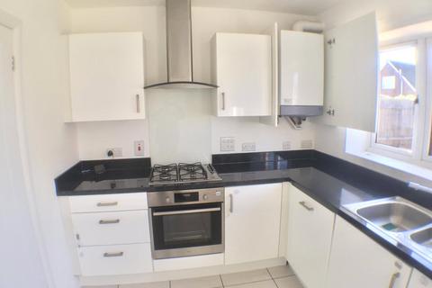 3 bedroom semi-detached house to rent, Grasmere Road, Luton, Bedfordshire, LU3