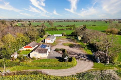 5 bedroom detached bungalow for sale, Mill Lane, Norwich NR14