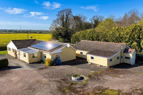 5 bedroom detached bungalow for sale, Mill Lane, Norwich NR14