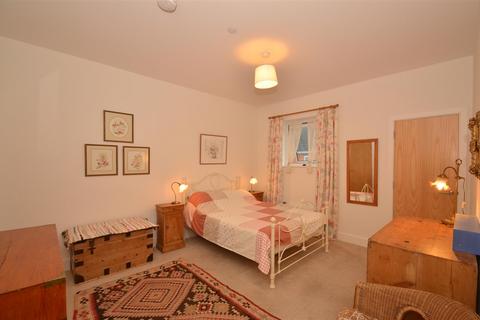 2 bedroom flat for sale, RYDE VILLAGE