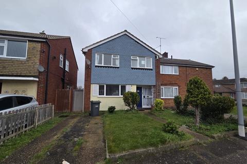 3 bedroom semi-detached house to rent, Percheron Drive, LUTON, LU4