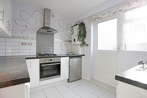 2 bedroom terraced house to rent, Shortcrofts Rd, Dagenham, RM9