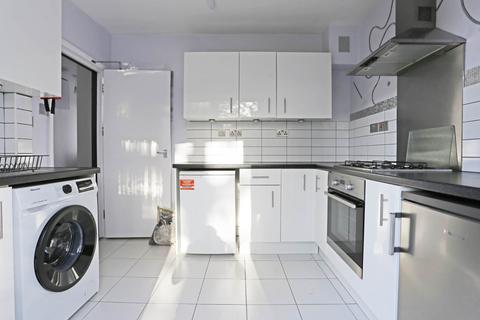 2 bedroom terraced house to rent, Shortcrofts Rd, Dagenham, RM9