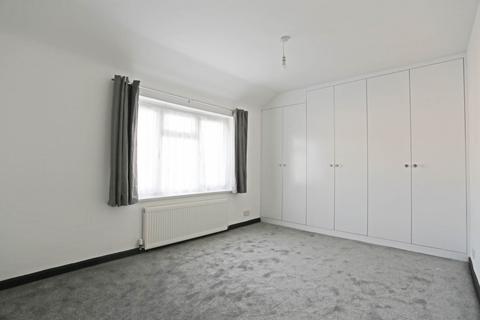 2 bedroom terraced house to rent, Shortcrofts Rd, Dagenham, RM9