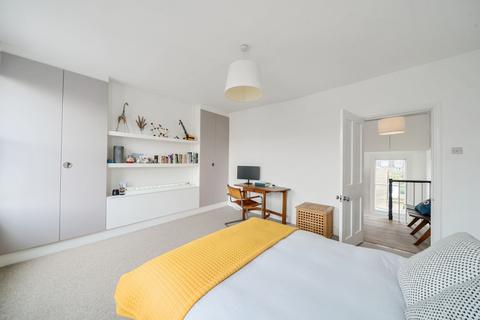 3 bedroom townhouse to rent, Cornwallis Road London N19