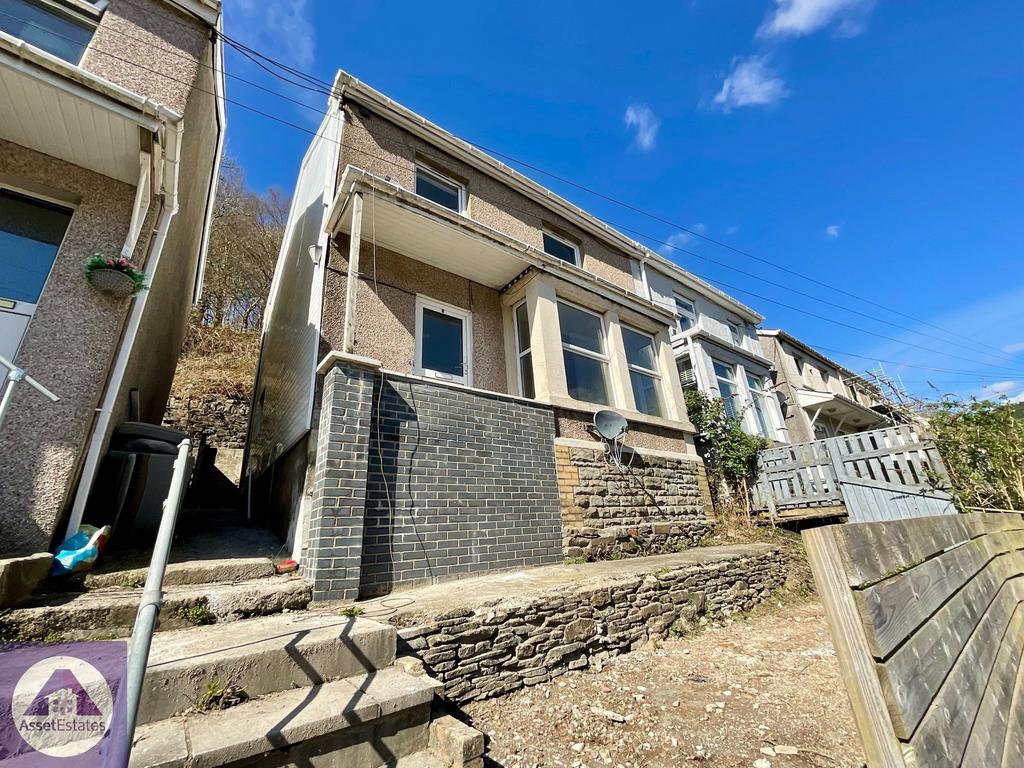 Aberbeeg Road, Abertillery 4 bed semi-detached house - £725 pcm (£167 pw)