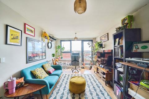 1 bedroom flat for sale, Luxembourg Mews, LONDON, London, E15