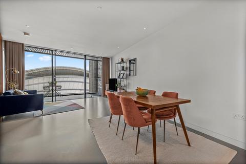 2 bedroom flat for sale, Gasholders Building, Kings Cross, N1C