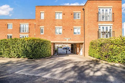 Flat - Ellington Court,  Headington,  OX3