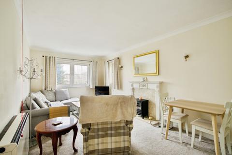 undefined, Avenue Road, London, N14