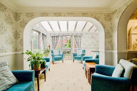 undefined, Avenue Road, London, N14
