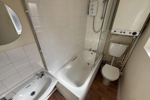 1 bedroom flat to rent, TRINITY STREET, BOSTON