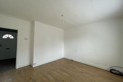 3 bedroom end of terrace house to rent, East End Park, Leeds, West Yorkshire, LS9