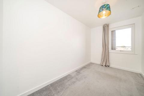 2 bedroom flat to rent, Powdermill Close, New Malden KT3