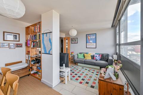 2 bedroom flat for sale, New Park Road, Brixton, London, SW2