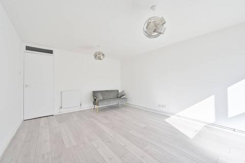 1 bedroom flat for sale, Lambert Court, Bushey, WD23