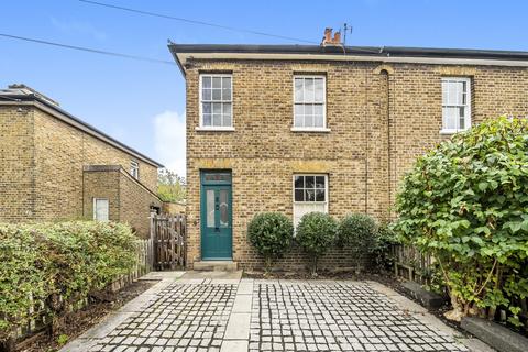 2 bedroom end of terrace house to rent, Albert Road, Kingston Upon Thames, Surrey, KT1