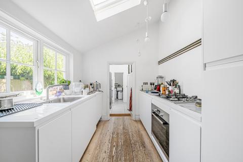 2 bedroom end of terrace house to rent, Albert Road, Kingston Upon Thames, Surrey, KT1