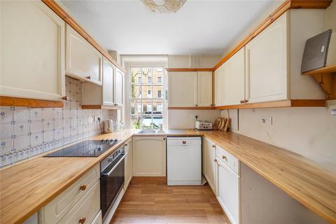 2 bedroom flat for sale, Vicarage Crescent, Battersea, SW11