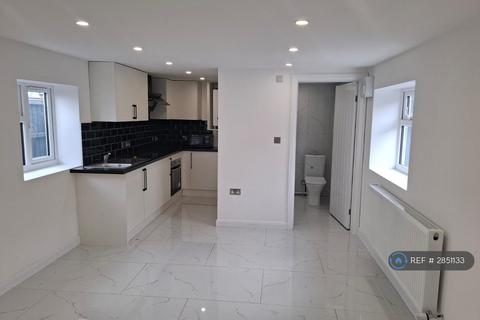 Studio to rent, St. Hildas Way, Gravesend, DA12