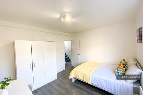 undefined, Elizabeth Close, London, E14
