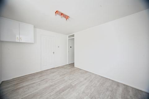 1 bedroom house for sale, Nayland Close, Luton