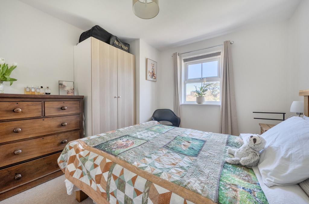 Apartment in Reading, Nores Hill, Shinfield - View 2