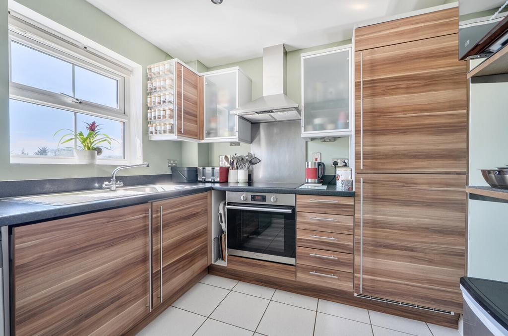 Apartment in Reading, Nores Hill, Shinfield - View 5