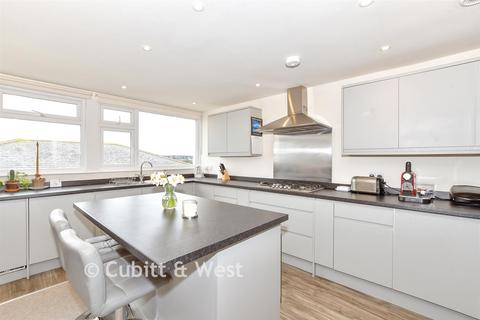 2 bedroom apartment for sale, Balmoral Court, Southsea PO5