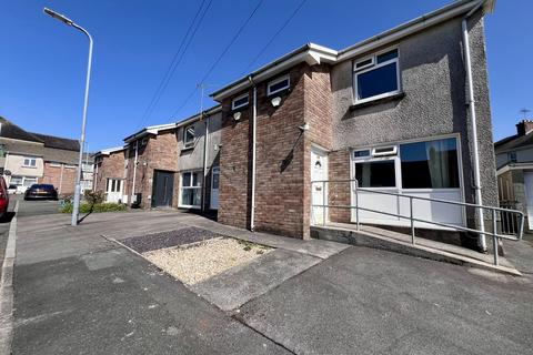 2 bedroom house to rent, Myrddin Court, Carmarthen, Carmarthenshire
