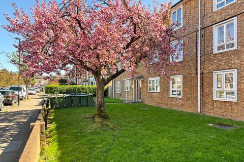 2 bedroom flat for sale, Southbrook Road, Hither Green, SE12