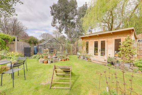 2 bedroom flat for sale, Southbrook Road, Hither Green, SE12