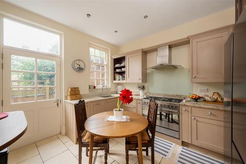 2 bedroom flat for sale, Templewood Avenue, Hampstead, NW3