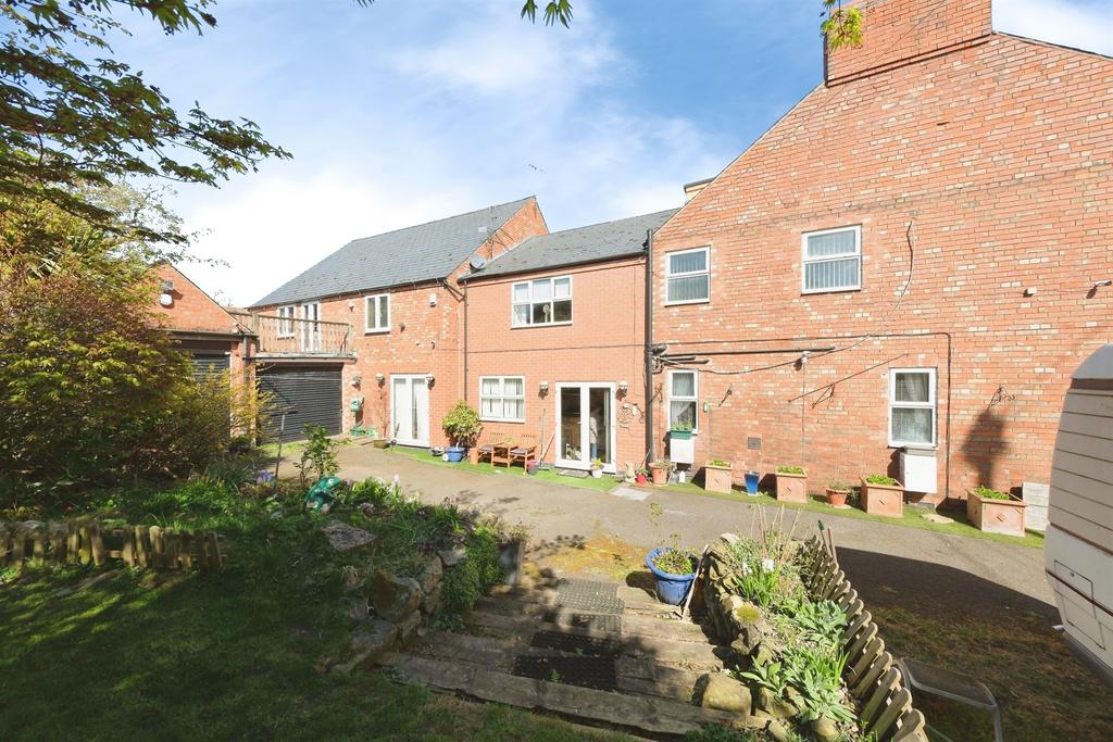 4 bedroom semi-detached house for sale