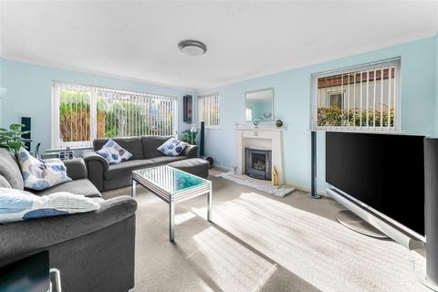 5 bedroom detached house for sale, Pear Tree Avenue, Upper Poppleton, York, YO26 6HH