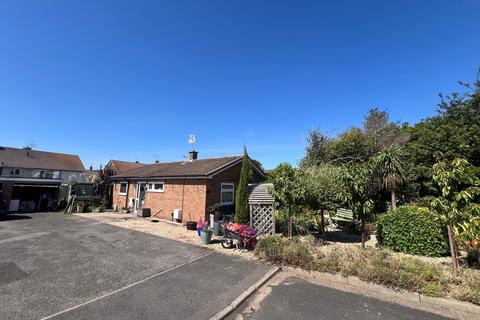2 bedroom detached bungalow for sale, Tranmere Grove, Bristol