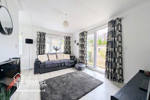 2 bedroom detached bungalow for sale, Woodlands Residential Park, Treharris, Merthyr Tydfil