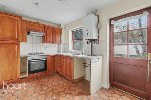 2 bedroom semi-detached house to rent, Bruces Wharf Road, Grays