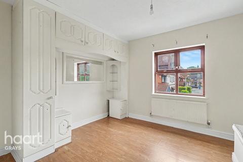 2 bedroom semi-detached house to rent, Bruces Wharf Road, Grays