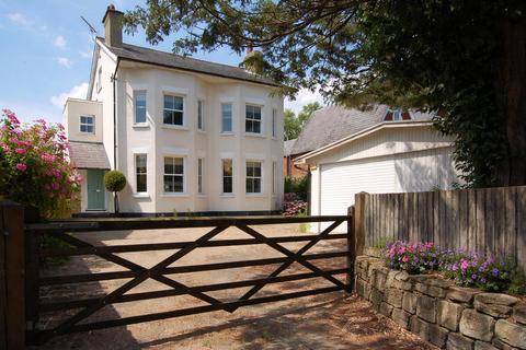 4 bedroom detached house for sale, Hadlow Road, Tonbridge